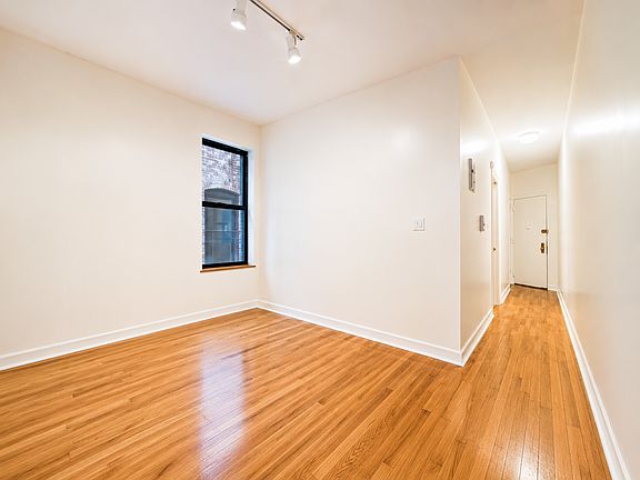 3rd image of 3135 Broadway APT 6