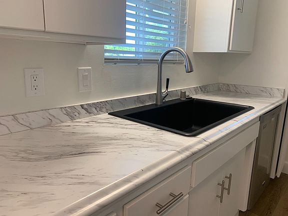3rd image of 866 Castlewood Dr #3