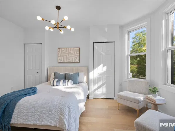 110 Maple #2, Weehawken, NJ 07086