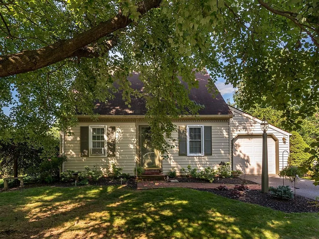 2264 Nicholson Square Dr photo 1