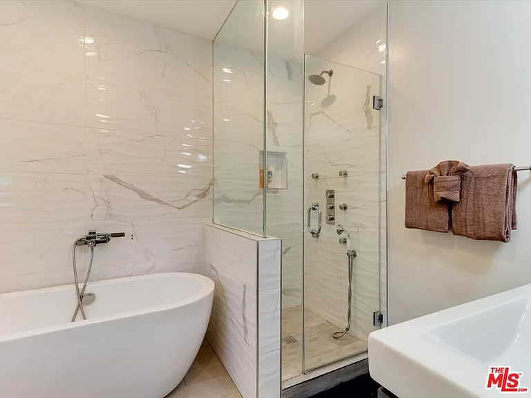 23109 Mariano St — Photo 24