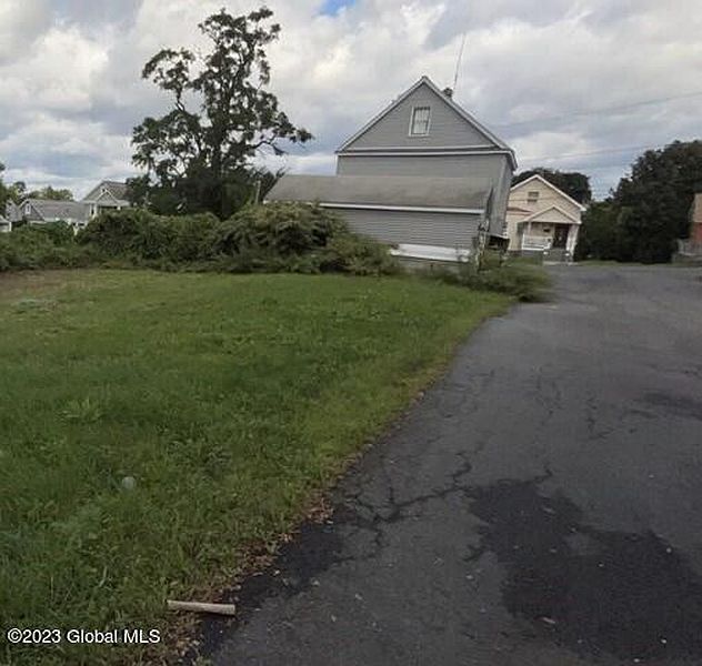 3rd image of 565 Florence Street