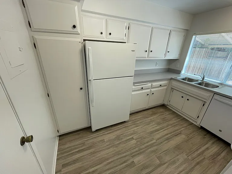 7369 Elmhurst Pl — Photo 7