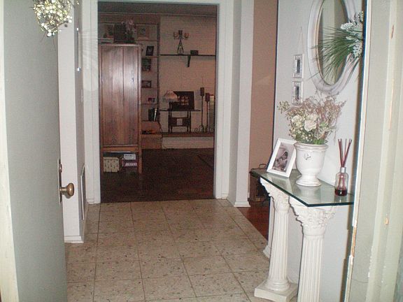 Front entry(marble tile)