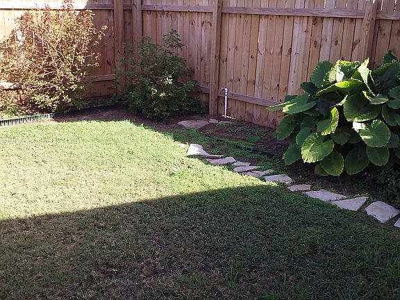 3rd image of 214 W Magnolia Ave