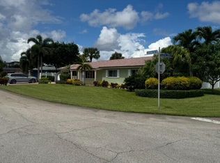 1915 Arabian Rd W, Lake Clarke Shores, FL 33406