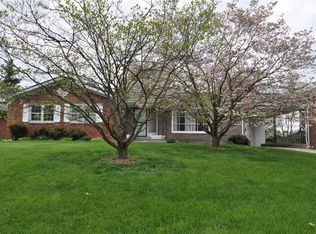 729 Fairhill Dr, Louisville, KY 40207
