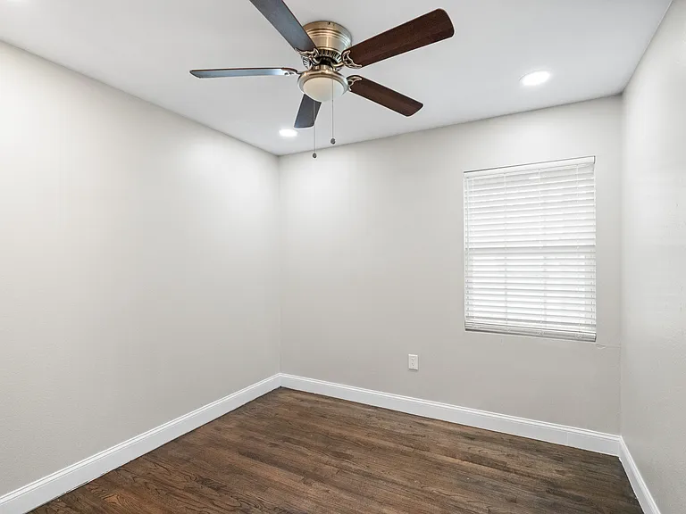 10403 Sandra Lynn Dr — Photo 17