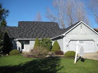 4104 Polo Park Dr, Willoughby, OH 44094