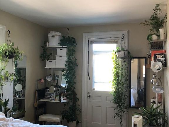 2nd image of 35 Richmond Ave APT 3
