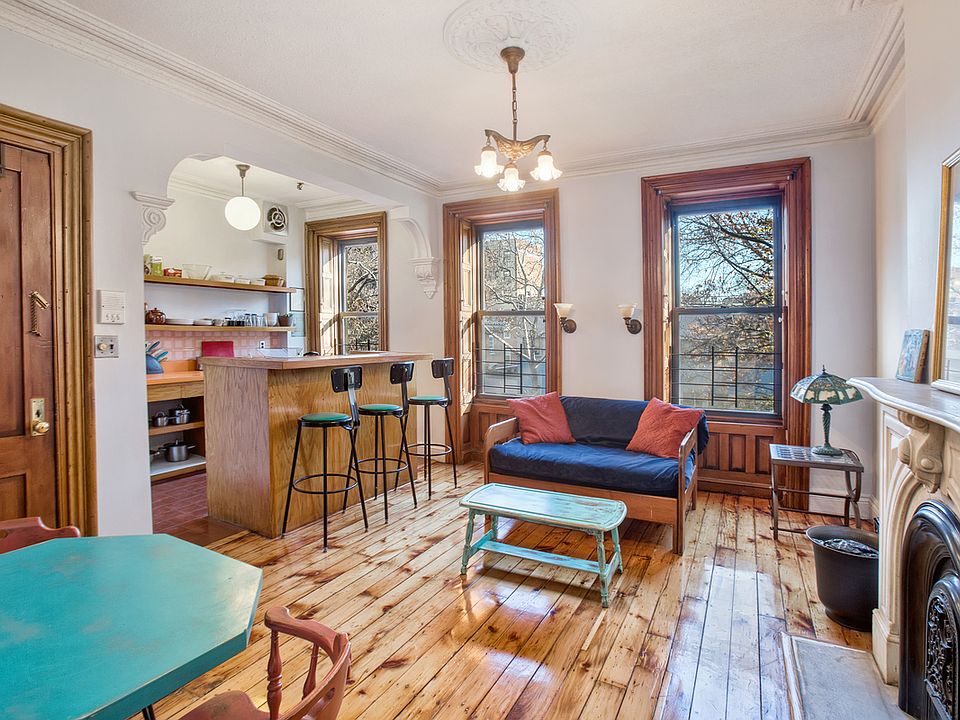 1st image of 420 Vanderbilt Ave APT 2