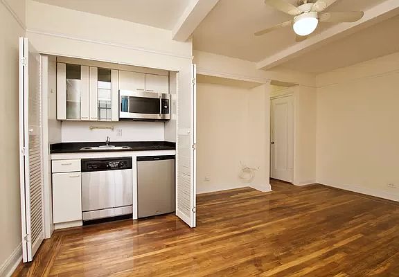 2nd image of 5 Tudor City Pl APT 1630