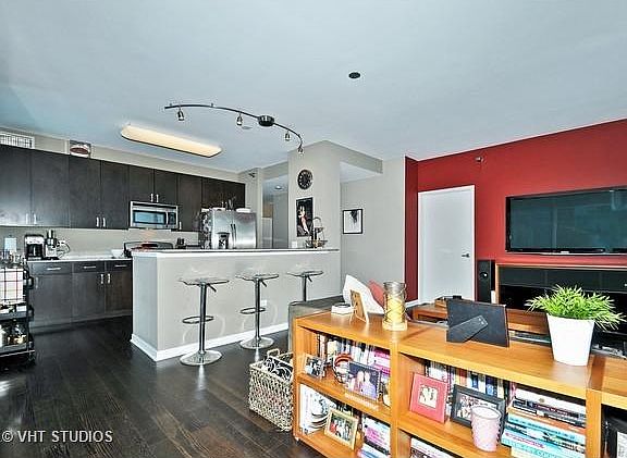 4th image of 757 N Orleans St APT 1307