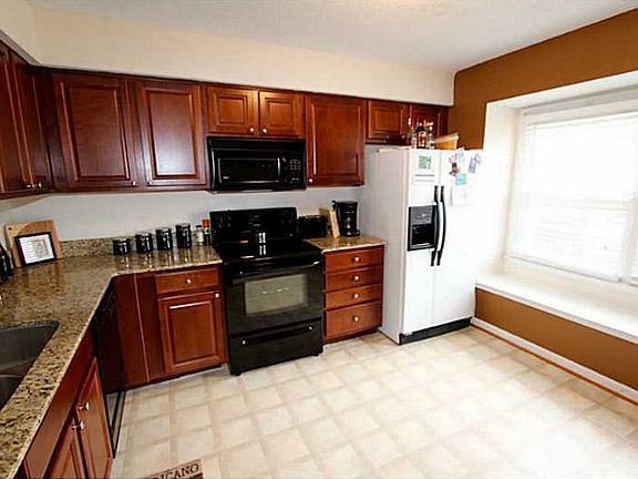 2nd image of 1530 Gallery Ave
