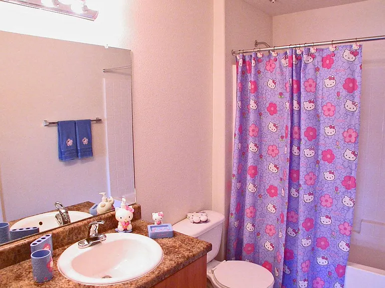 Colonia del Sol Apartments — Photo 36