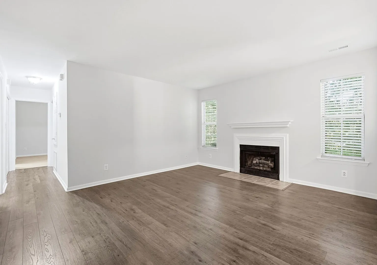2-Bedroom Condo on the Sugar Creek Greenway! — Photo 4