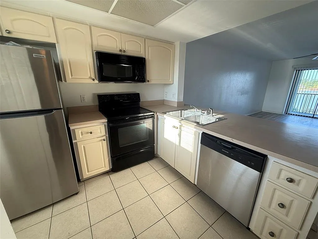 25275 Rampart Blvd — Photo 3