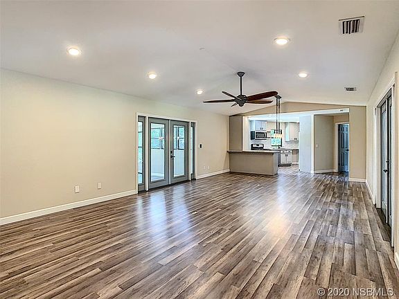 5th image of 187 Oak St