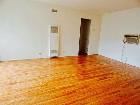3rd image of 1742 Grevelia St APT I