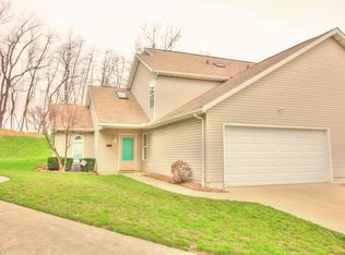 608 Hilltop Terrace Dr, Tallmadge, OH 44278