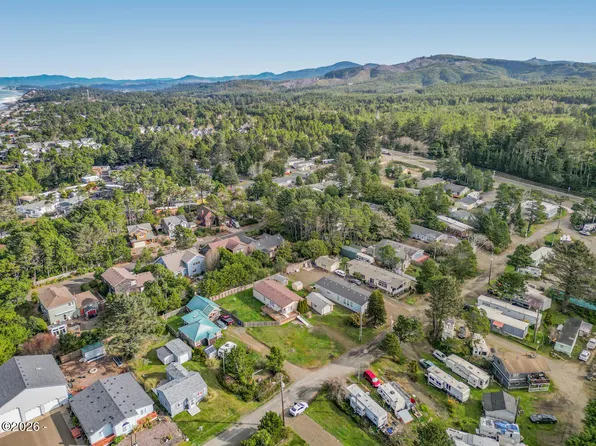 105 Breeze St, Depoe Bay, OR 97341