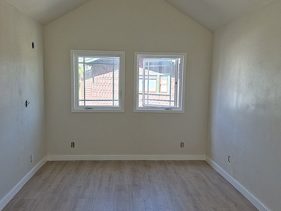 5th image of 814 Palm Ave #1/2