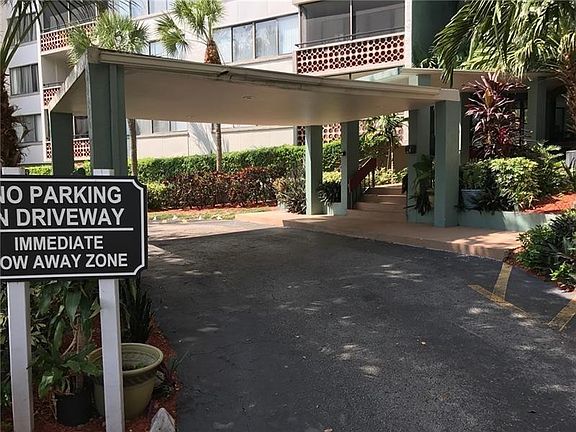 3rd image of 4222 Inverrary Boulevard #4609