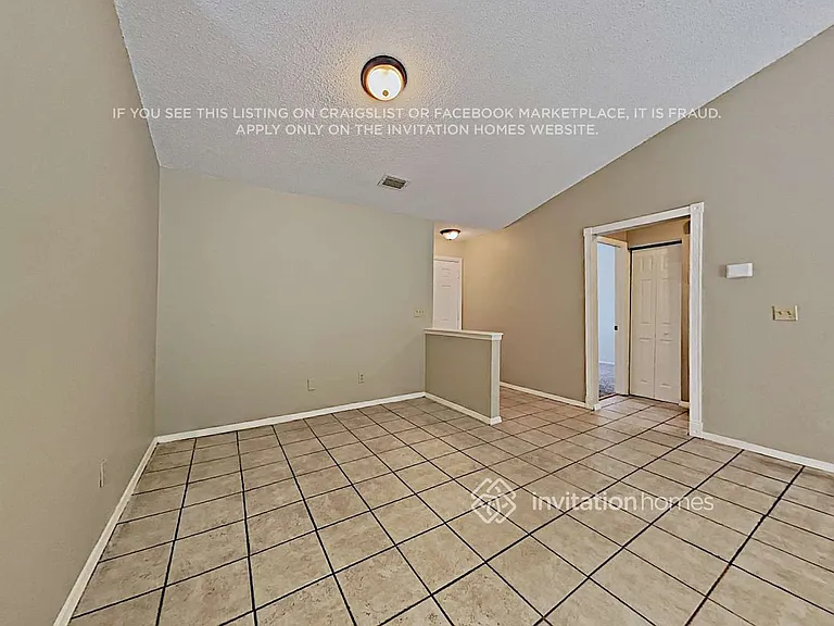 1714 Brandon Trace Ave — Photo 4