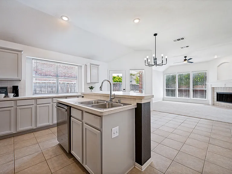 1343 Bent Tree Dr — Photo 6