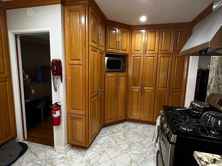 2680 Marber Ave — Photo 4