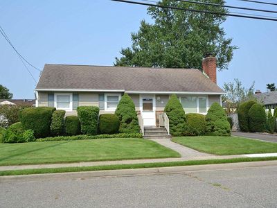 229 N 7th Street, Bethpage, NY, 11714