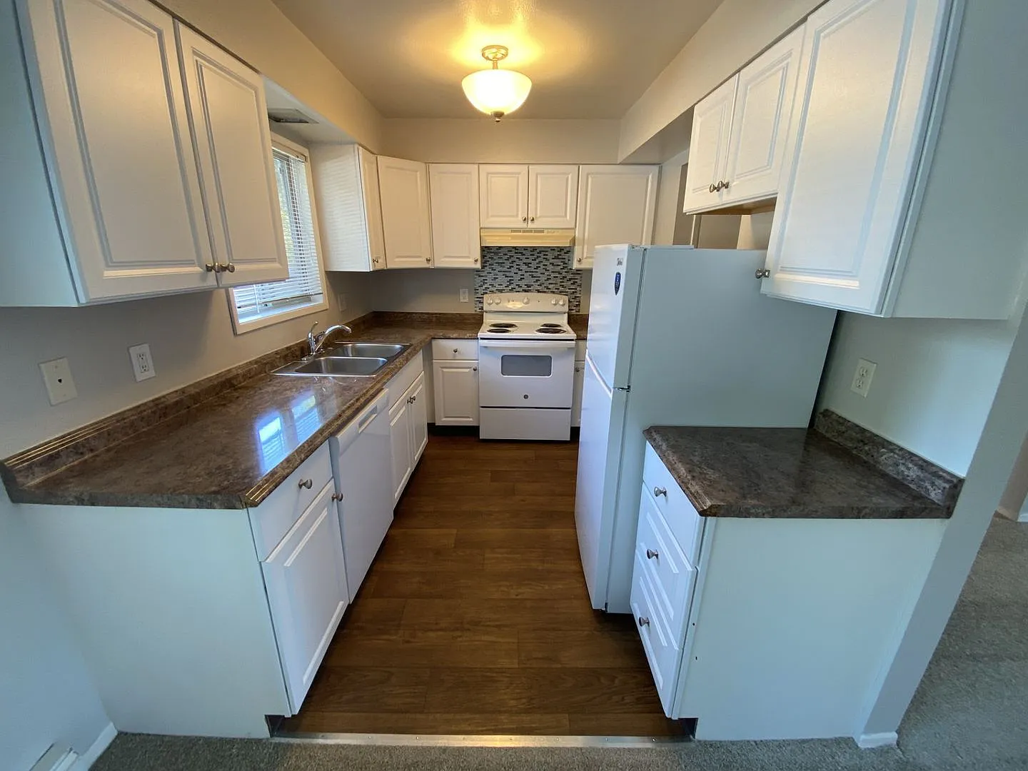 Taylor Place Apartments II — Photo 2