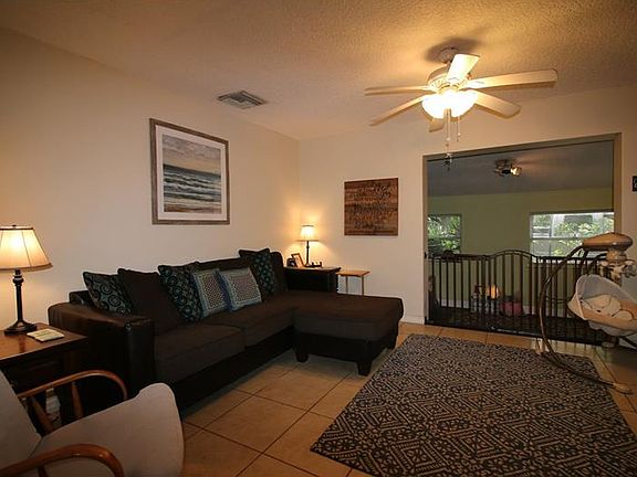 3rd image of 1216 Lake Lucerne Cir