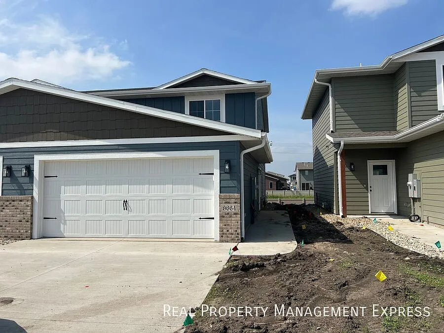 3 Bedroom 1.5 Bathroom Townhome — Photo 3