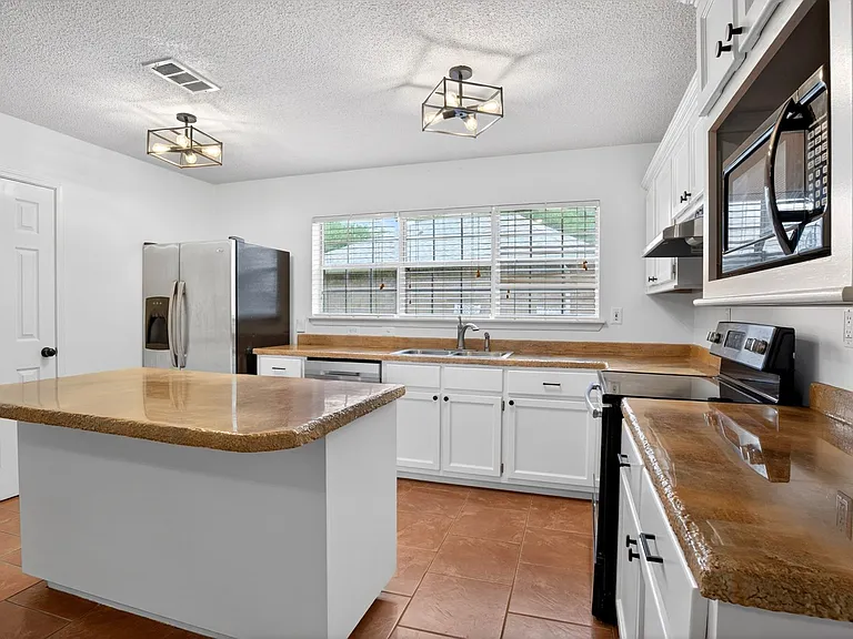 7832 Hilo Pl — Photo 20