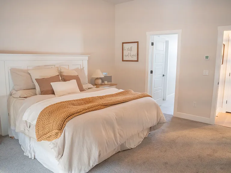 1322 E Toliman Way — Photo 12