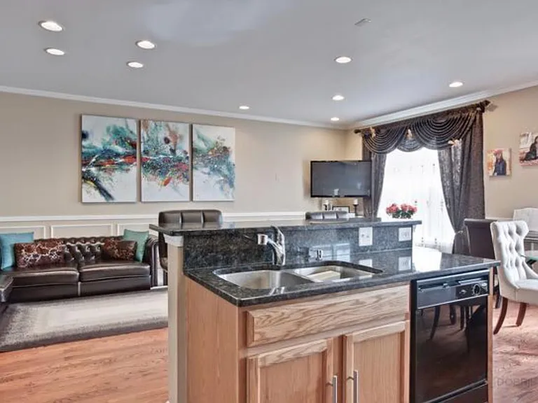 1903 Crenshaw Cir — Photo 8