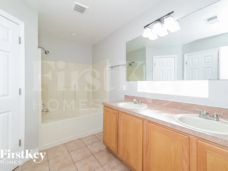 945 Kenbar Ave — Photo 8