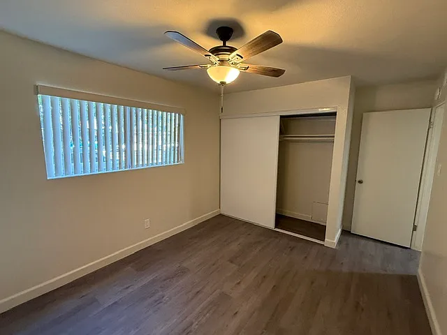 11619 Downey Ave #101 — Photo 12