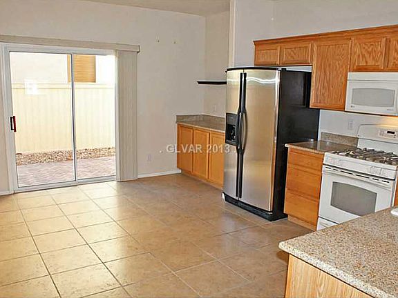3rd image of 879 Blue Rosalie Pl