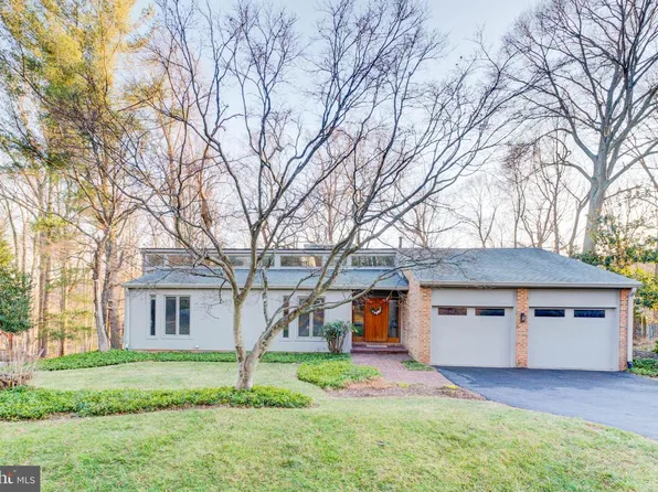 8610 Hidden Hill Ln, Rockville, MD 20854