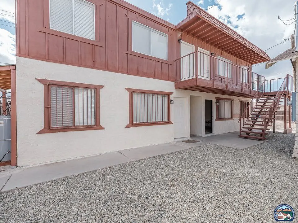 1 bed, 1.0 bath, 550 sqft, $900 — Photo 1