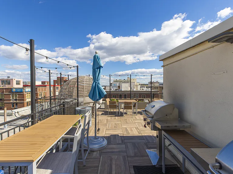 Rooftop deck