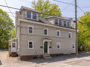 29 Central St, Newmarket, NH 03857