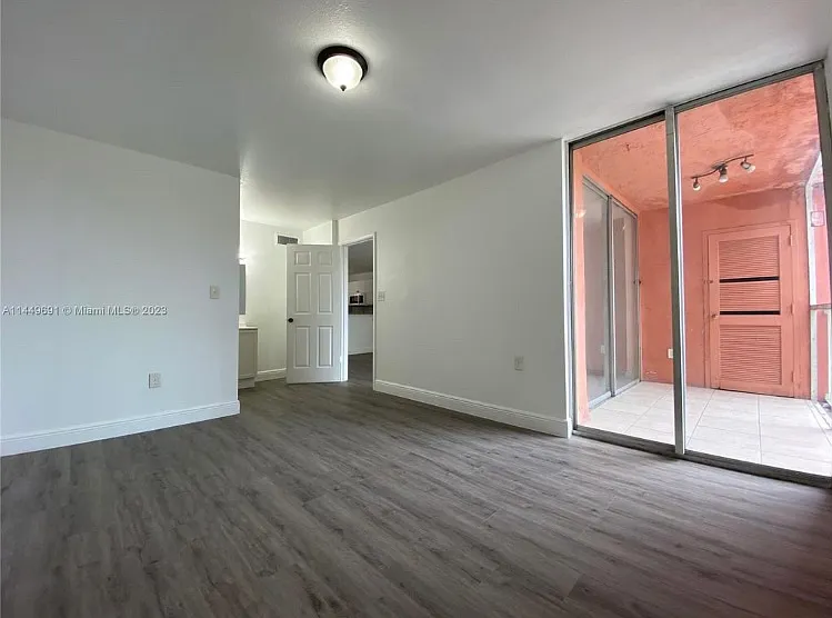 SW 114th Ave — Photo 7