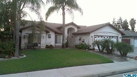 2nd image of 1003 N Sycamore Way
