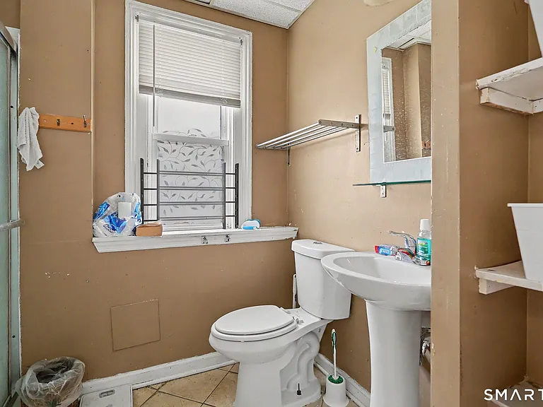 137 Sherwood Ave — Photo 3