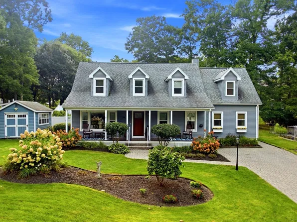 20 Dana Hl, Belchertown, MA 01007