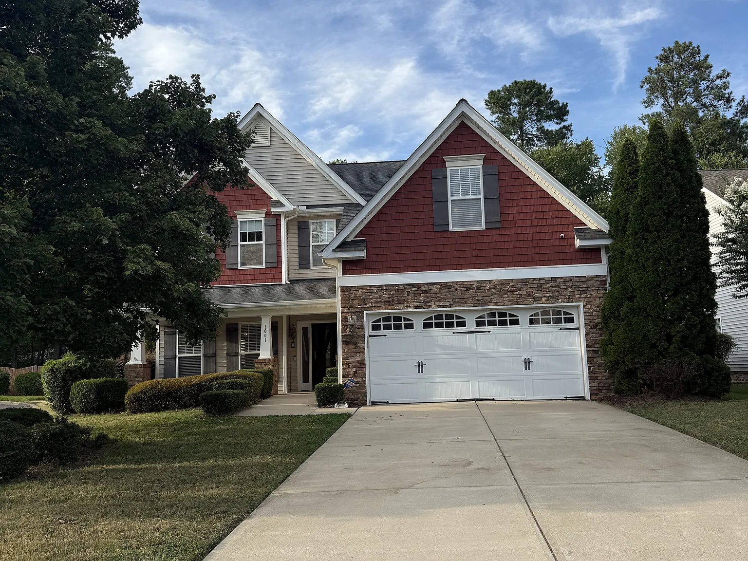 4 bed, 2700 sqft, $2,800 — Photo 1