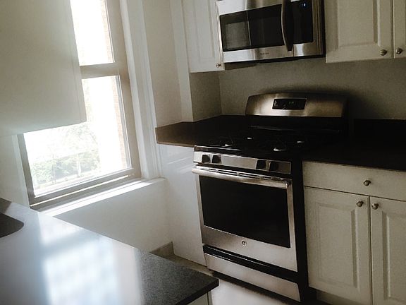 4th image of 820 W End Ave APT 4A